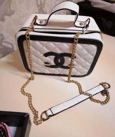 сумка дизель в бишкеке: Шанель квадратный компактный черно белая кожаная сумка 1500сом Второй