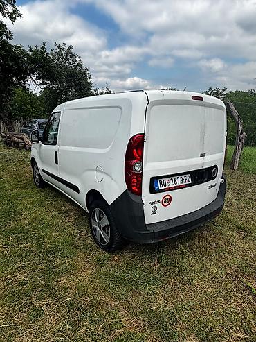Fiat: Fiat Doblo Benzin+metan. Karoserija i prostor za teret: - Zatvoreni — 7