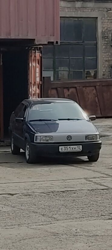 мини духовка: Volkswagen Passat: 1990 г., 1.8 л, Механика, Бензин, Седан