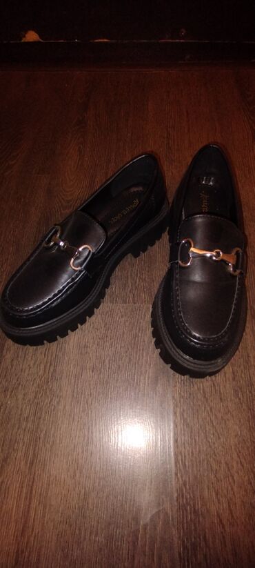 farmasi style n go: Ölçü: 38, rəng - Qara, Yeni