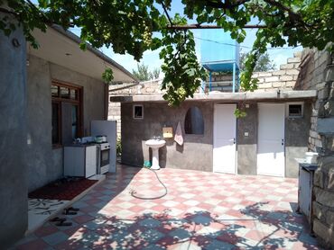 Həyət evləri və villaların satışı: 3 otaqlı, 663 kv. m, Orta təmir