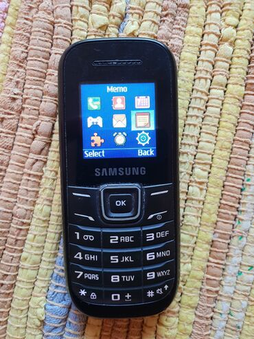 Elektronika | Bela Crkva: Samsung GT-E1200,Telefon ocuvan,sve radi,dobra baterija,radi na sve
