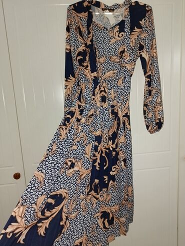 Toy paltarları: 👗 1 defe toya geyinilib. 👗 Türkiyədən alınıb. 👗 Yenidir. 👗 — 8