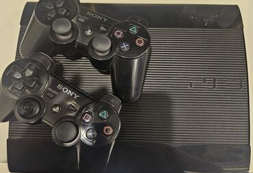 PS3 (Sony PlayStation 3): Əla vezyetedi üstəlik 2dene pultuda var ustelik 40 dəne oyun var