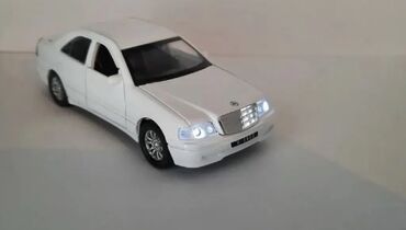 Oyuncaqlar: Təcili Satılır. Endirim Var. BMW avtomobil modelka — 5