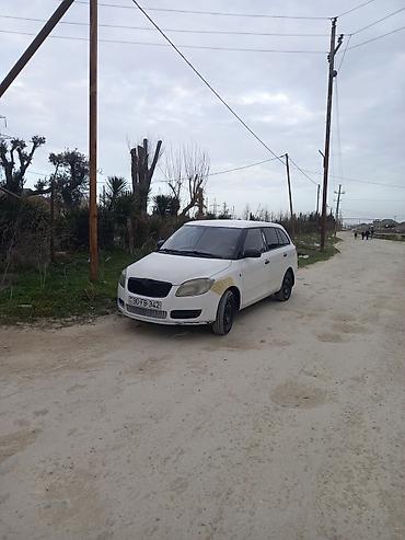 Skoda Fabia Combi, ağ rəng, universal kuzov. Texniki xüsusiyyətlər: - lalafo.az -da Skoda Fabia Combi, ağ rəng, universal kuzov. Texniki xüsusiyyətlər: -