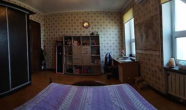 Продажа коттеджей и домов: Продам в центре двухэтажный кирпичный дом,+ цокольный этаж. Удобен — 13