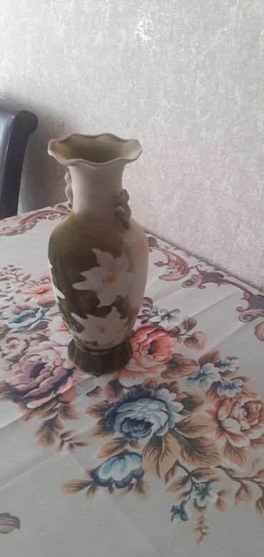 Ziyafət donları: Ваза из богемского стекла.Высота-32см.Bagem şüşəli — 8