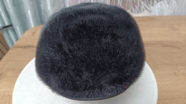спортивное оборудование: Зимняя шапка мех нерпа в отличном состоянии размер 56 цена 3000