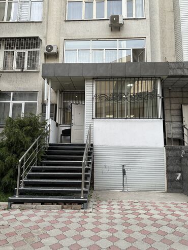 Офисы: Продаю Офис 101 м², С ремонтом, Без мебели, Многоэтажное здание, 1 этаж