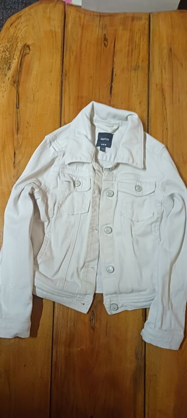 sivo odelo i braon cipele: Gap, Denim jacket