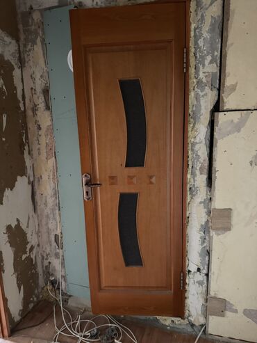 Скупка окон и дверей: Продам двери межкомнатные 100% дерево с каркасом, 8 дверей и зеркала 5