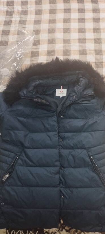 темно синий куртка: Продаю зимнюю курткусовершенно новаяв комплекте натуральный мех