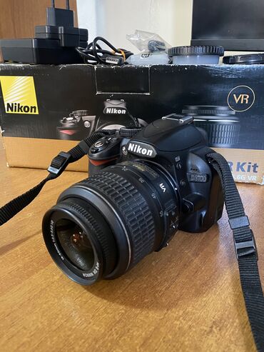 фотоаппарат никон зеркальный: Продам Nikon D3100 с объективом 18-55mm VR Продаю зеркальную камеру