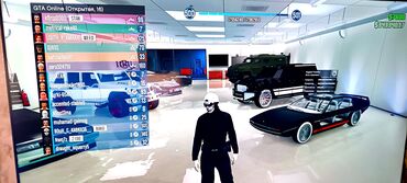 Digər avtomobillər: Qarajda müxtəlif növ nəqliyyat vasitələri var. Yüksək keçmə — 12