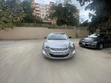 toyota corolla 2015: Hyundai Elantra: 1.6 l | 2015 il Sedan