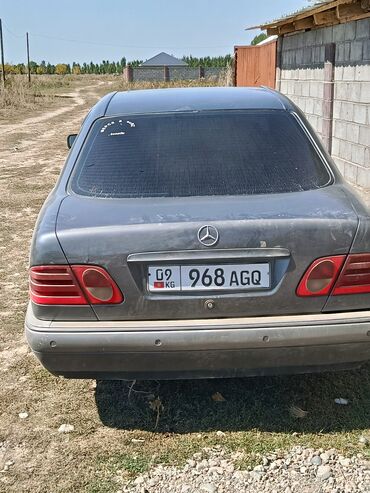 победа машина: Mercedes-Benz 220: 1998 г., 2.9 л, Механика, Дизель, Седан