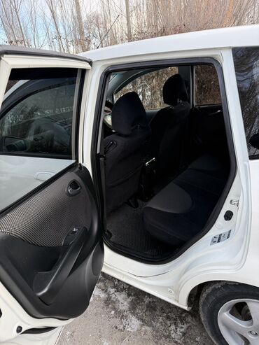 Honda: Honda Fit: 2004 г., 1.5 л, Вариатор, Бензин, Хэтчбэк — 5