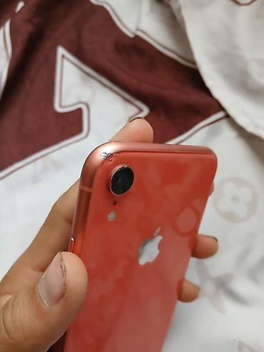 surface 3: IPhone XR, коралловый цвет Описание:Все родное минус токо на вверху — 7