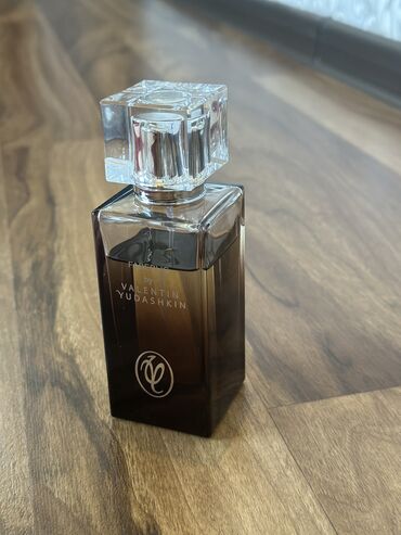 французская парфюмерия: Парфюмерная вода Faberlic by Valentin Yudashkin создана специально для