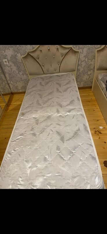 stol stul metbex ucun: Təknəfərlik çarpayı, Bazasız, Matras ilə, Siyirməsiz