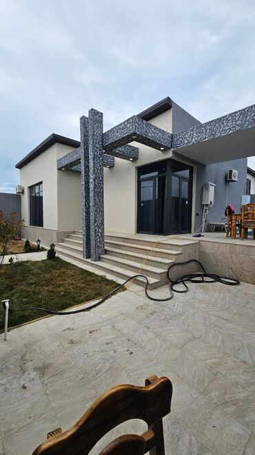 Həyət evləri və villaların satışı: 3 otaqlı, 130 kv. m, Yeni təmirli