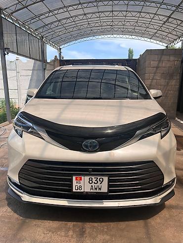 авто ярис: Toyota Sienna: 2021 г., 2.5 л, Автомат, Гибрид, Минивэн — 1