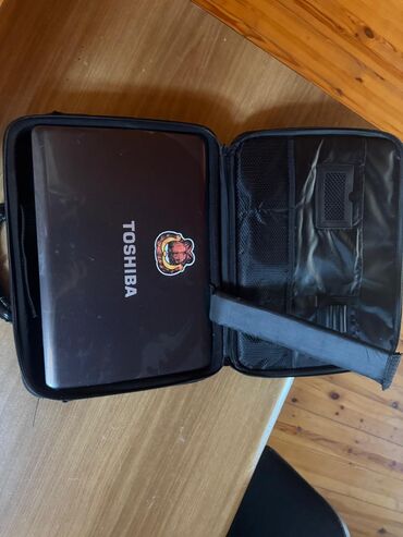 noutbuk çantası: İşlənmiş Toshiba, 15.4 ", < 128 GB, Ünvandan götürmə