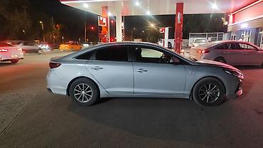 aion y plus: Hyundai Sonata: 2017 г., 2 л, Автомат, Газ, Седан — 3