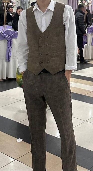 современный мужской костюм: Костюм 4XL (EU 48)