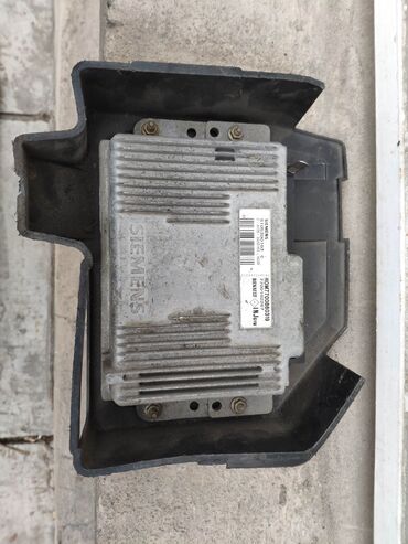 Другие детали для мотора: Блоки управления двигателем Renault. Есть только то, что перечислено — 3