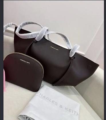 samsung galaxy fold: Сумка-тоут Charles & Keith - Модель: скульптурный тоут с — 2