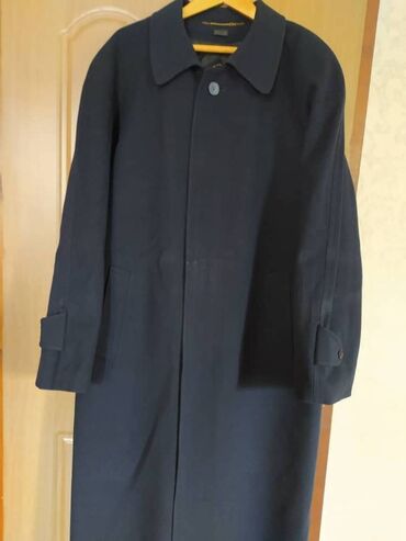 Пальто: Пальто мужское классика кашемир темно синего цвета. Размер 50-54.