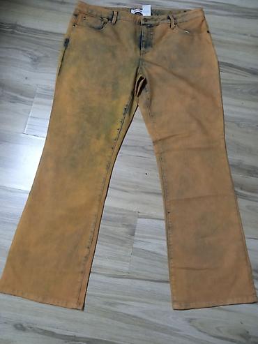 size trenerke: Ženske pantalone – Julia Braun - Model: ravne nogavice sa blagim — 3