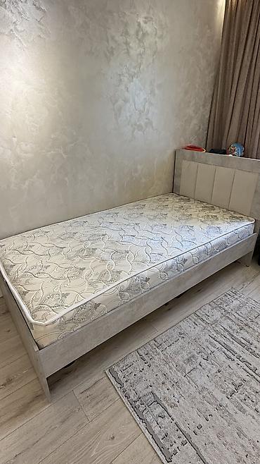 bunk bed: Односпальная кровать, Б/у, С матрасом, длина - 200 см — 1