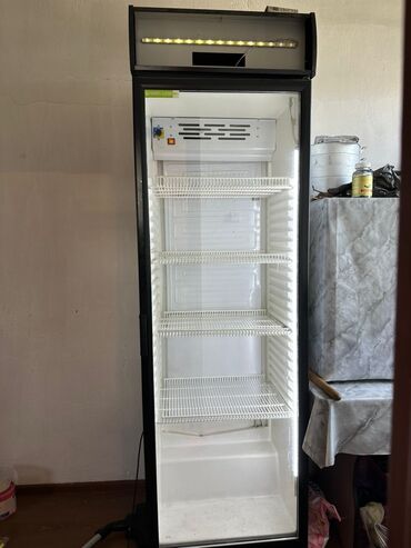 Холодильные витрины: Для напитков, Для молочных продуктов, Для мяса, мясных изделий, Россия, Б/у at lalafo.kg Холодильные витрины: Для напитков, Для молочных продуктов, Для мяса, мясных изделий, Россия, Б/у