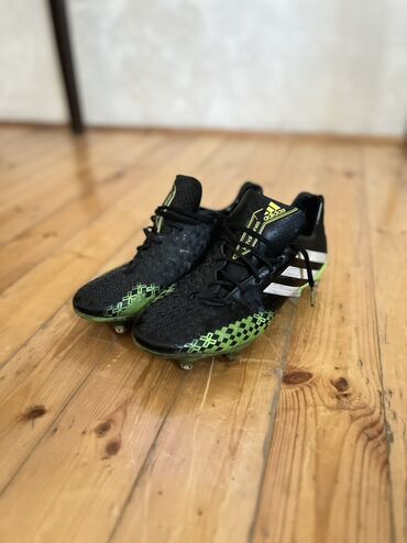 Туфли: Adidas futbol butsası - Model: Adidas Predator (şnurlu) - Rəng: Qara