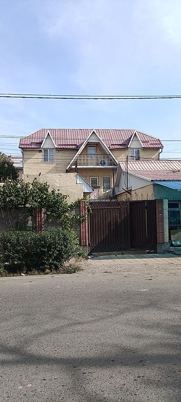 Продажа коттеджей и домов: Продаётся двух этажный с мансардой частный жилой дом в районе Кызыл — 8
