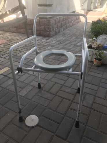 туалет для больных: Раскладное кресло- туалет с горшком б/ у 5000 сом использовали