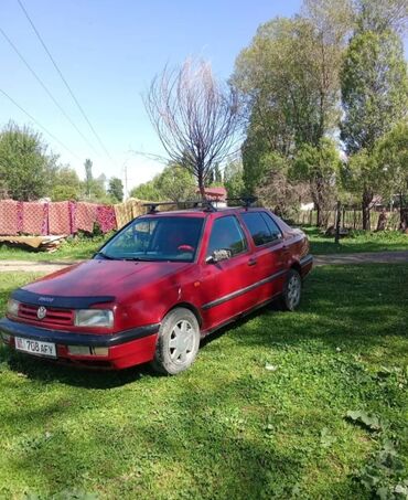куплю авто зил: Volkswagen Vento: 1995 г., 1.8 л, Механика, Бензин, Седан