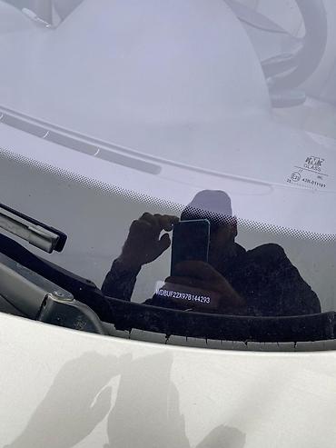 Mercedes-Benz: Mercedes-Benz E 320: 3.2 l | Sedan — 8