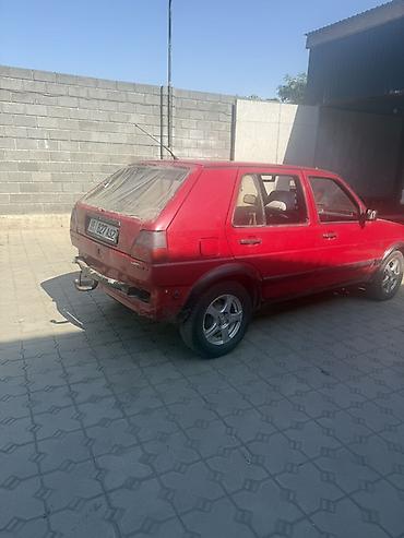 2 4 д: Volkswagen Golf: 1988 г., 1.8 л, Механика, Бензин, Хэтчбэк — 10