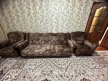 раздвижной диван с креслами: Цвет - Коричневый, Б/у