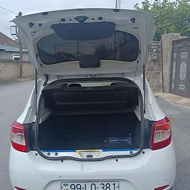 фольксваген пассат 1: Renault Sandero, ağ rəng, hetçbek gövdə. Texniki xüsusiyyət və — 2