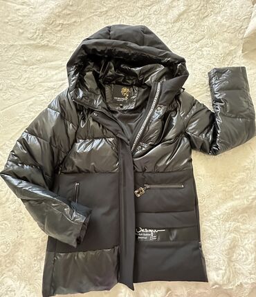 Женская куртка M (EU 38), L (EU 40), XL (EU 42), цвет - Черный