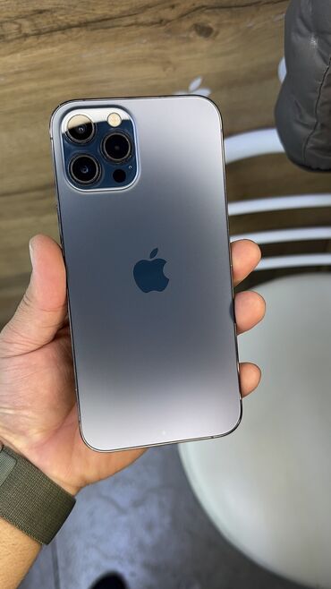 Poco: IPhone 12 Pro Max, Б/у, 128 ГБ, Защитное стекло, Чехол, 78 %