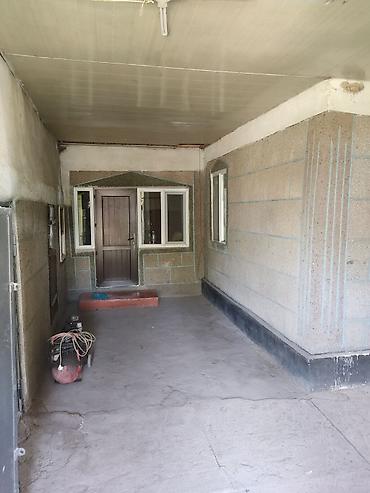 Продажа коттеджей и домов: Продаю дом в 50 метрах от Алматинки ул. Восточная 5, звонить писать at lalafo.kg — 4 Продажа коттеджей и домов: Продаю дом в 50 метрах от Алматинки ул. Восточная 5, звонить писать — 4