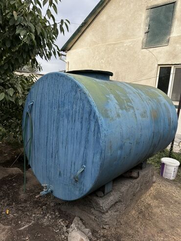 бачок 1 тонн: Продам Стальная горизонтальная емкость /цистерна / бочка Высота 135