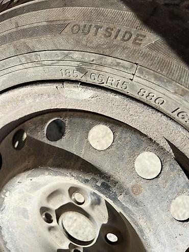 Зимние шины 185/65 R15 на штампованных дисках - Размер: 185/65 R15 at lalafo.kg Зимние шины 185/65 R15 на штампованных дисках - Размер: 185/65 R15