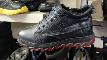 Кроссовки и спортивная обувь: Мужская обувь (несколько моделей) 1) Кроссовки серо‑чёрные Waterproof — 3